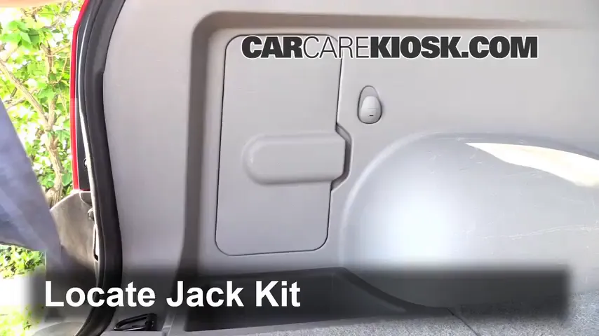 2005 Saturn Vue 2.2L 4 Cyl. Jack Up Car